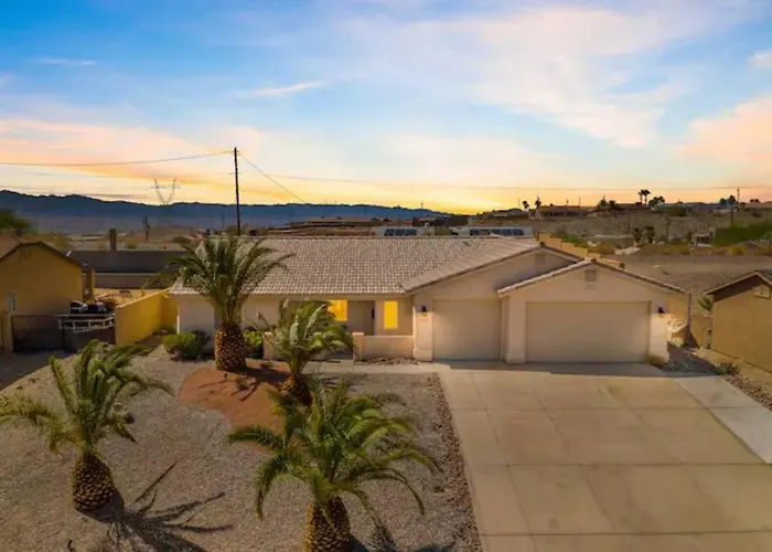 Playpool Oasis-Pool, Spa, Garage, Great Lake Views
